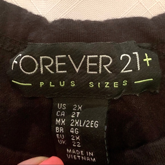 3/$30 - Forever 21 Black Halter Top Size XXL - Picture 5 of 9